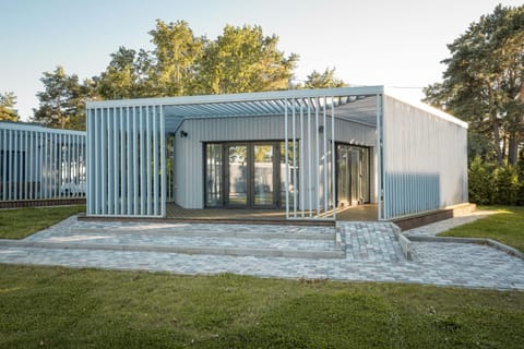 Property building, Day