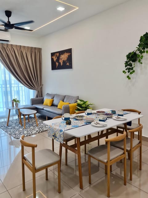 Living room, Dining area