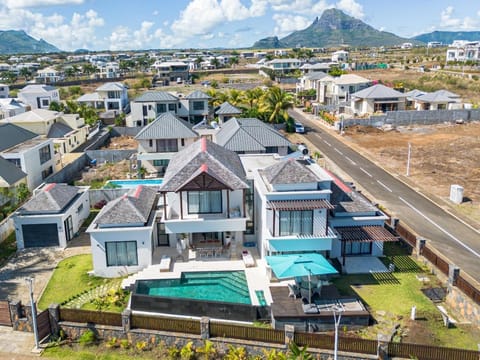 Property building, Neighbourhood, Bird's eye view, Pool view, Street view, Swimming pool