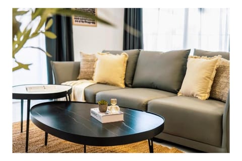 Corner Spacious 2BR Apartment - by HostMT Apartment in Saint Paul's Bay