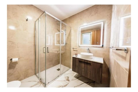 Corner Spacious 2BR Apartment - by HostMT Apartment in Saint Paul's Bay