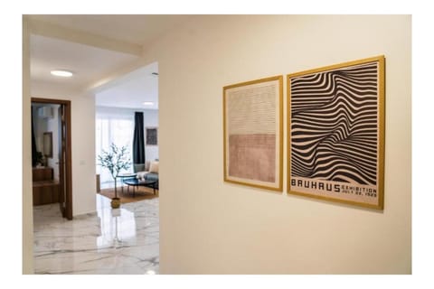 Corner Spacious 2BR Apartment - by HostMT Apartment in Saint Paul's Bay