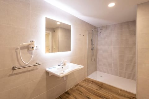 Cortes Suites by Concept Flats Apartment in Valencia