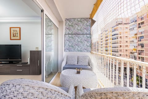 Communal lounge/ TV room, Balcony/Terrace
