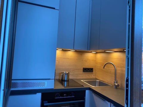 Kitchen or kitchenette, Living room