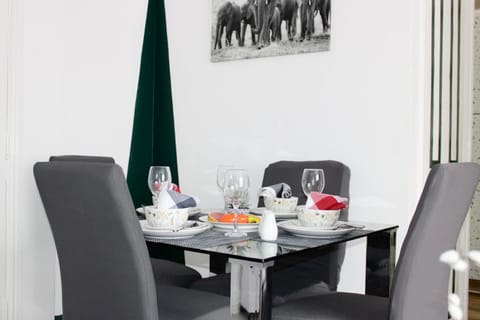 Living room, Dining area