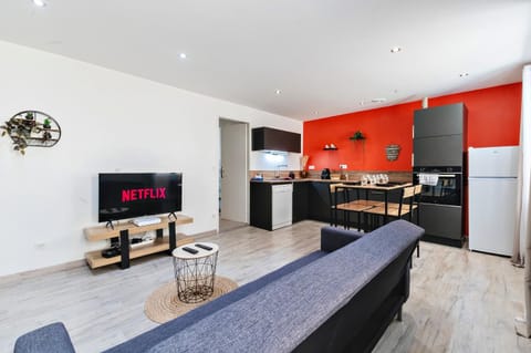 TV and multimedia, Living room, Dining area
