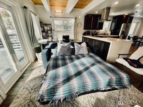 Aspen Alcove - Amazing Views Private Hot Tub House in Summit Park