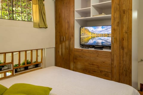 Bed, TV and multimedia, Bedroom, storage, wardrobe