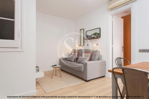 Living room, Seating area, air conditioner