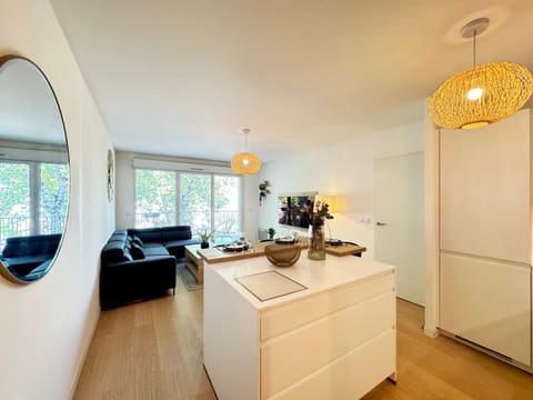 TV and multimedia, Living room, Dining area
