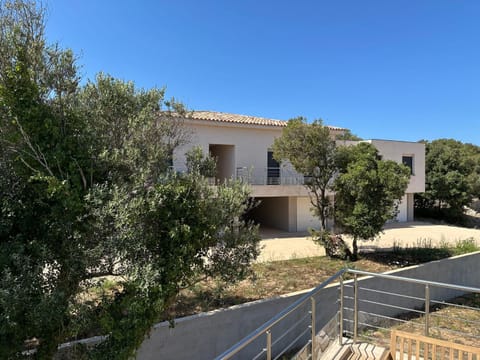 Appartement au calme à 1km du port de Bonifacio Apartment in Bonifacio