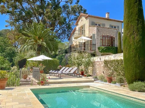 Property building, Garden view, Pool view, sunbed