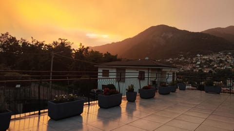 Balcony/Terrace, Mountain view, Sunset