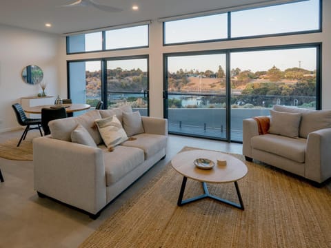 View (from property/room), Balcony/Terrace, Living room, Seating area