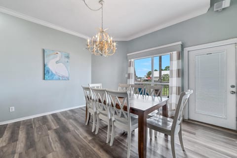 Lagoon Luxury House in West Beach