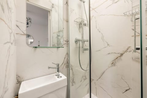 Paris Marais Rosiers 2 Apartment in Paris