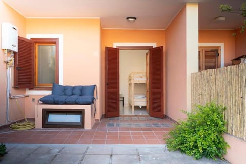 Patio, Day, Garden, Balcony/Terrace