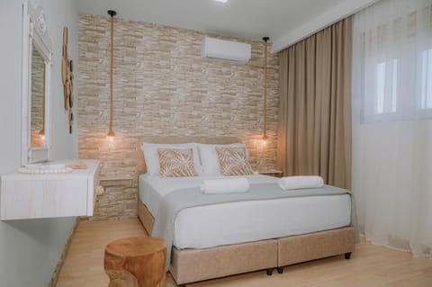 Bed, Bedroom, internet, internet, room service, air conditioner, air conditioner