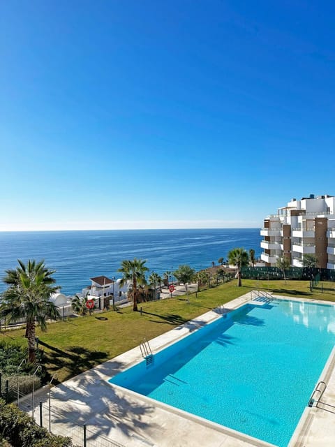 Sea view, Swimming pool, Swimming pool, sunbed