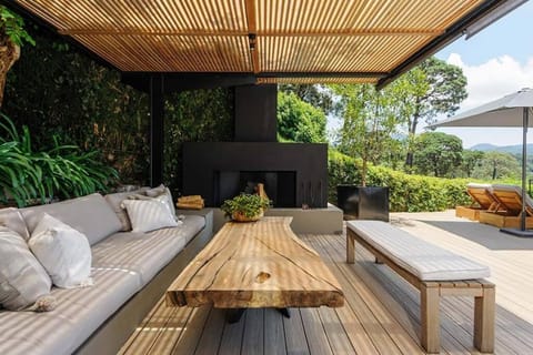 Casa Sol In Avándaro with jacuzzi and lake view House in Valle de Bravo