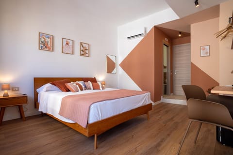 Bed, Photo of the whole room, Bedroom