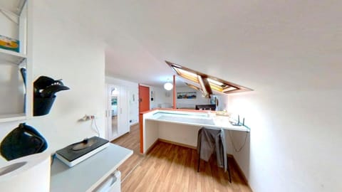 Kitchen or kitchenette, Lunch