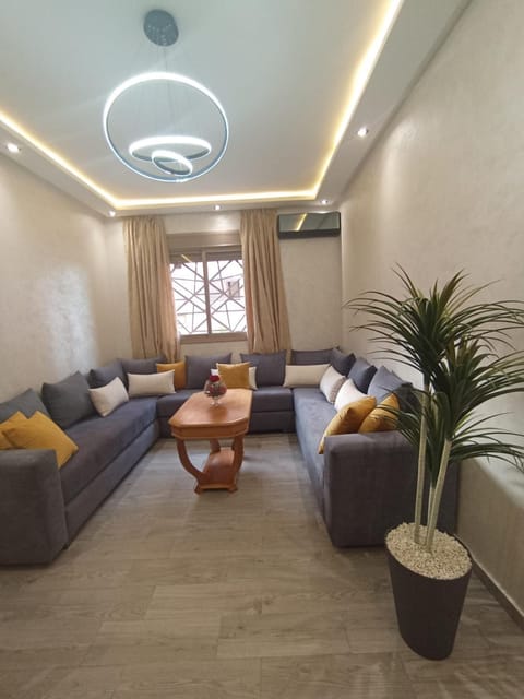 TV and multimedia, Living room, Seating area, air conditioner