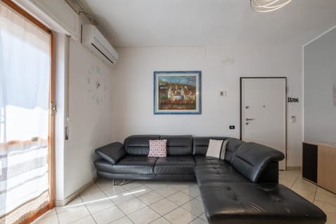 5 minuti dal mare e Parco naturale- casa moderna con veranda Apartment in Cagliari