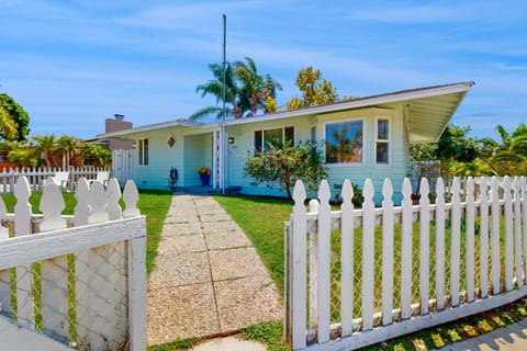 Blue Oasis Cozy Home House in Mission Bay