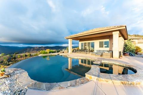 Vista Grande home House in San Pasqual Valley