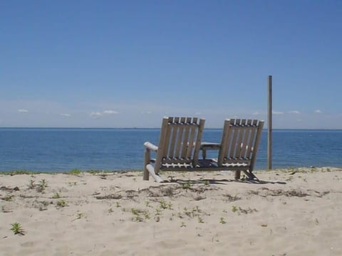 Cozy Beach Bungalow House in North Truro