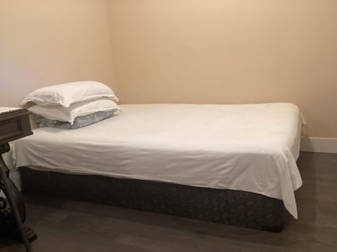 海岛民宿 3张床-2间卧室独立套房 House in Nanaimo