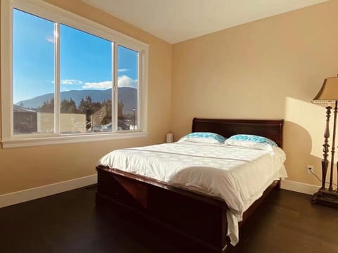 海岛民宿 3张床-2间卧室独立套房 House in Nanaimo