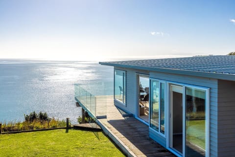 Property building, Natural landscape, View (from property/room), Balcony/Terrace, Sea view