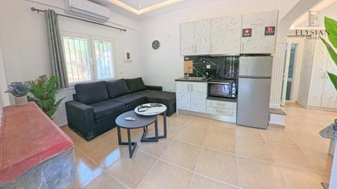 Elysian Luxury Suite N2 Apartment in Halkidiki