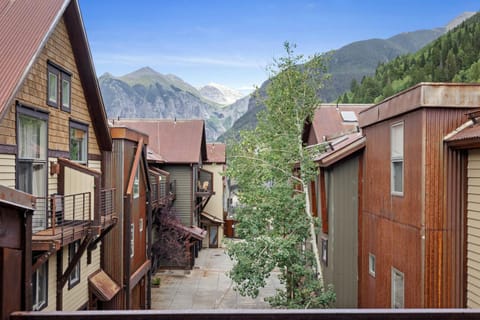 Property building, Neighbourhood, Mountain view, Mountain view