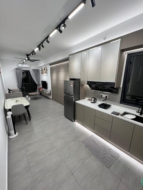 Kitchen or kitchenette, dishwasher, stove, Internal: Not applicable to any particular room