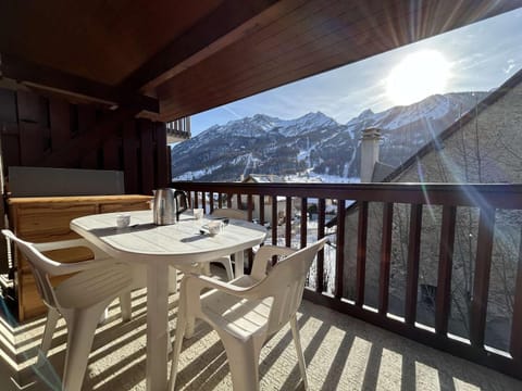 Appartement lumineux 2 pièces cabine au Monêtier-les-Bains, proche pistes, avec parking - FR-1-330F-239 Cabin in La Salle-les-Alpes