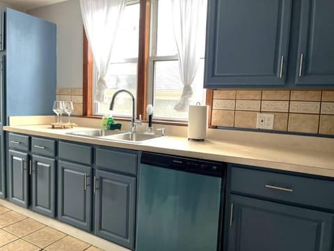 The Urban Oasis Apartment in Berwyn