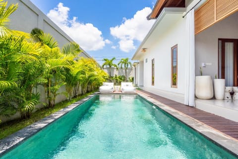 Garden, Swimming pool