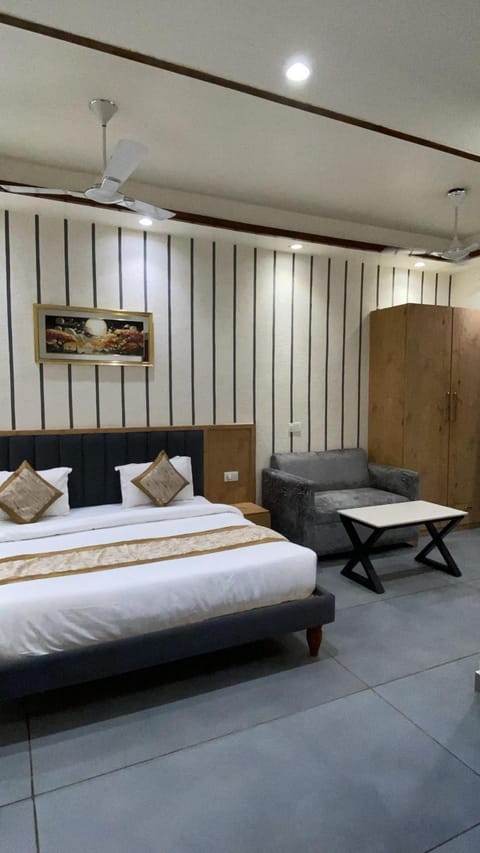 Bed, wardrobe