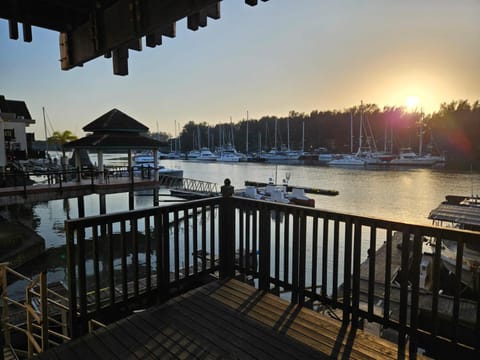 Balcony/Terrace, River view