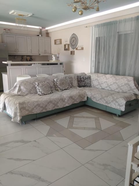 Living room, Photo of the whole room, Seating area