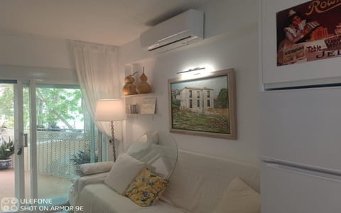 Living room, air conditioner
