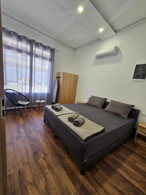 Bed, Photo of the whole room, Bedroom, air conditioner
