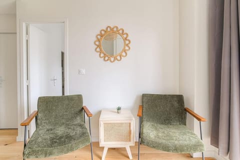 Charmant studio, climatisation et parking, Caluire-Lyon Apartment in Caluire-et-Cuire