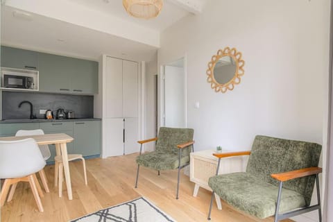 Charmant studio, climatisation et parking, Caluire-Lyon Apartment in Caluire-et-Cuire