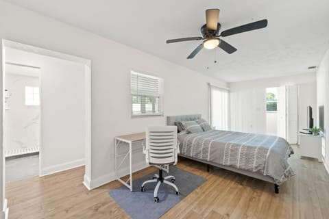 Sunny Palmetto Oasis - 4BR Home With Private Pool House in Palmetto