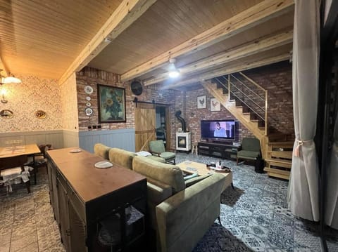 Communal lounge/ TV room, Communal lounge/ TV room, TV and multimedia, Living room, Seating area, Evening entertainment